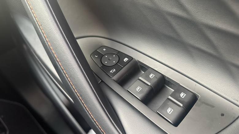 MG HS 1.5 T-GDI PHEV Trophy 5dr Auto Hatchback